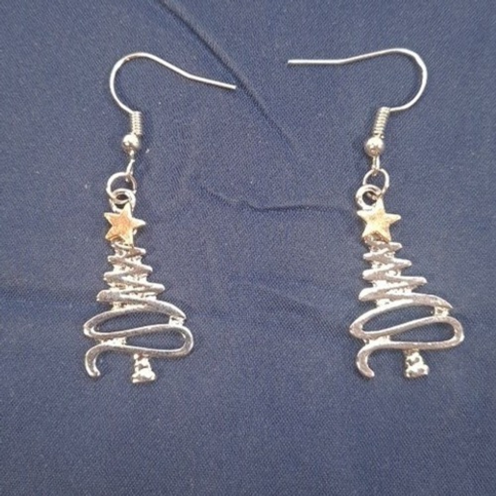 New Silvertone‎ Spiral Christmas Tree Pierced Earrings